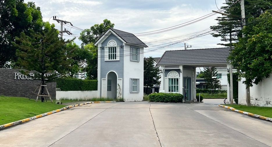 For sale 4 ベッドルーム house in Si Racha, Chonburi