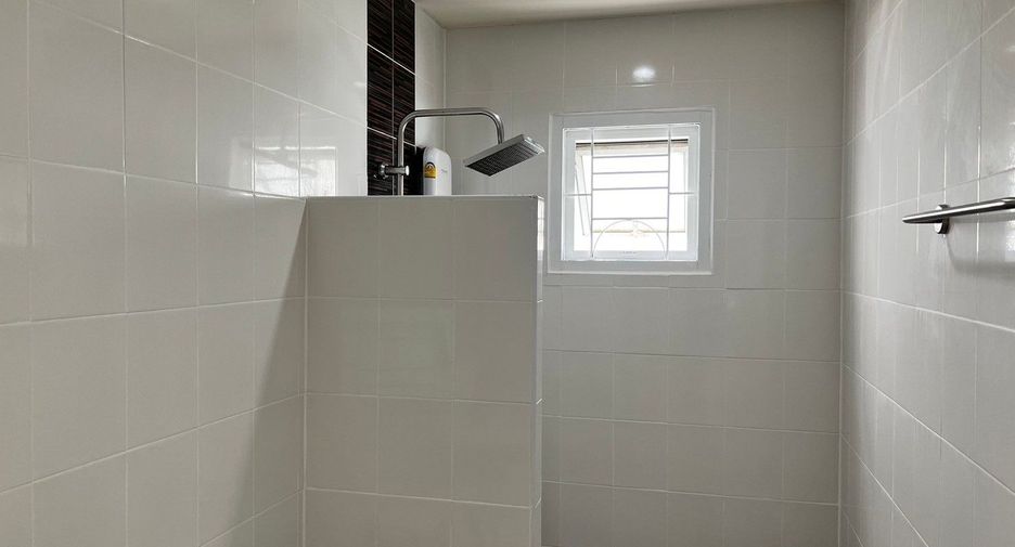 For sale 4 ベッドルーム house in Si Racha, Chonburi