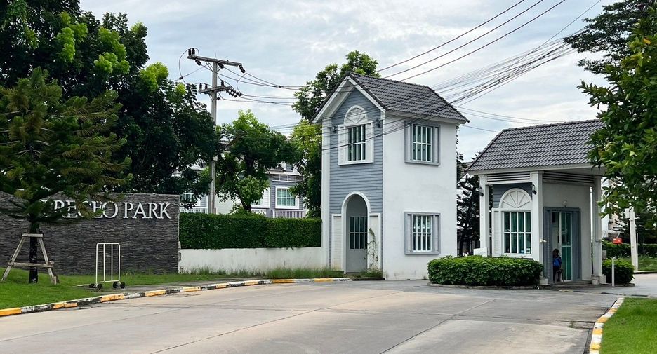 For sale 4 ベッドルーム house in Si Racha, Chonburi