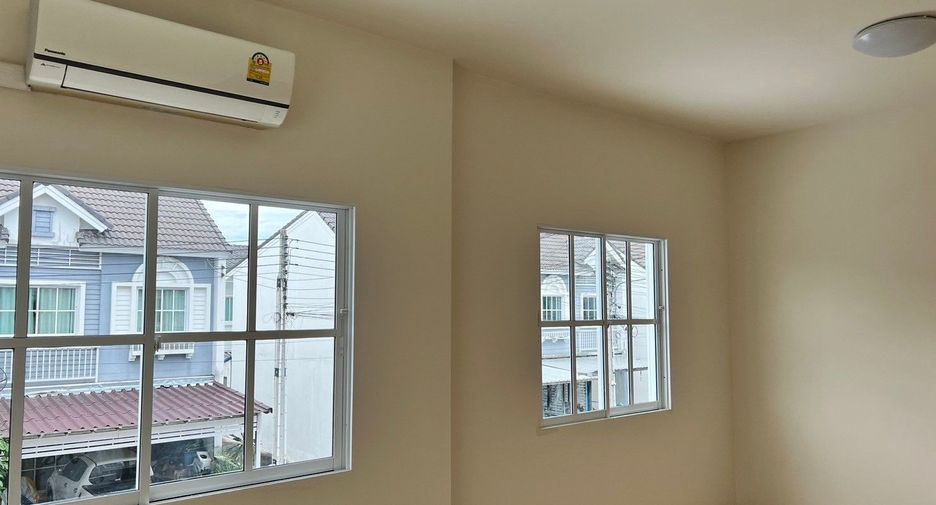 For sale 4 ベッドルーム house in Si Racha, Chonburi