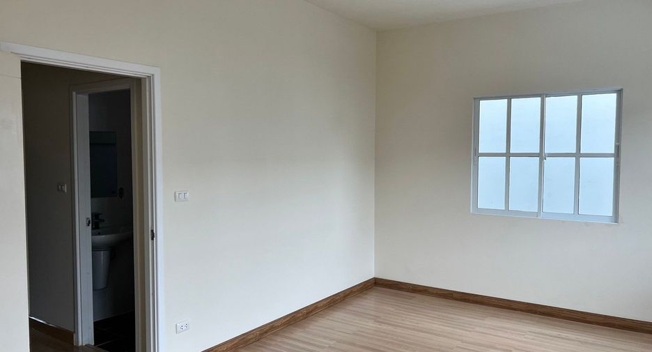 For sale 4 ベッドルーム house in Si Racha, Chonburi