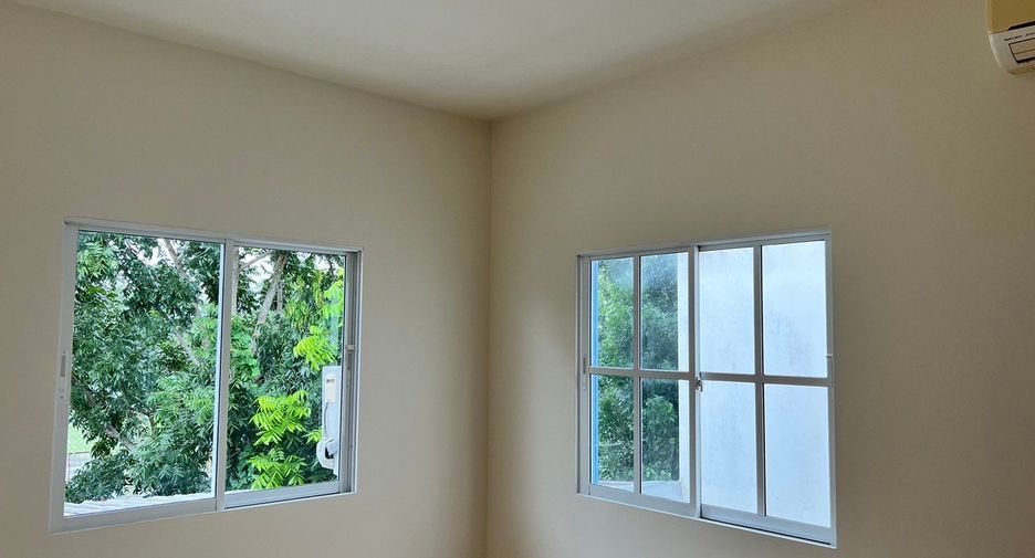 For sale 4 ベッドルーム house in Si Racha, Chonburi