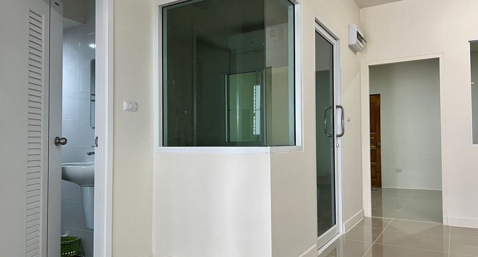 For sale 4 ベッドルーム house in Si Racha, Chonburi