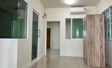 For sale 4 bedrooms house in Si Racha, Chonburi
