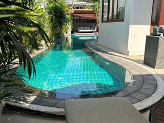 For rent 5 bed condo in Watthana, Bangkok