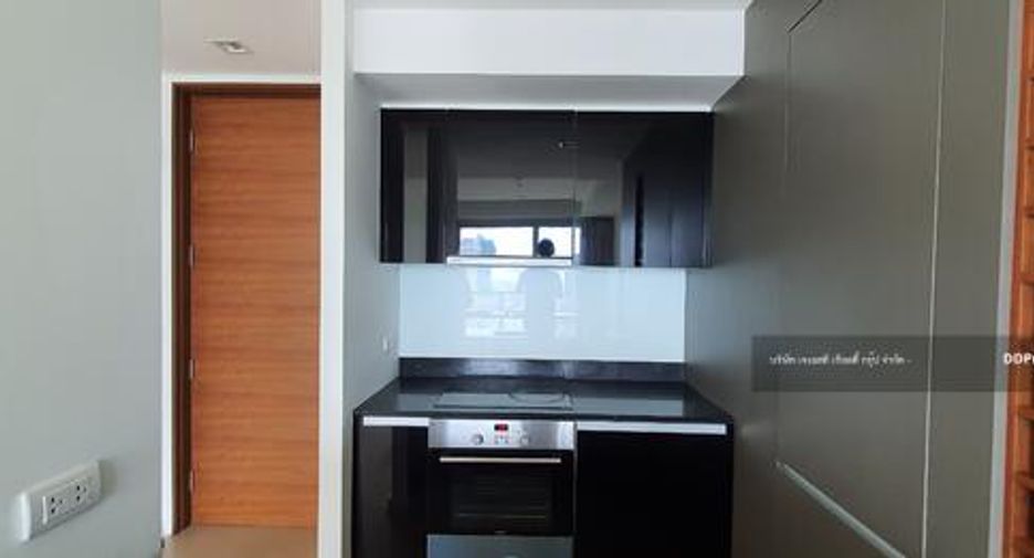 For sale 1 bed condo in Khlong San, Bangkok