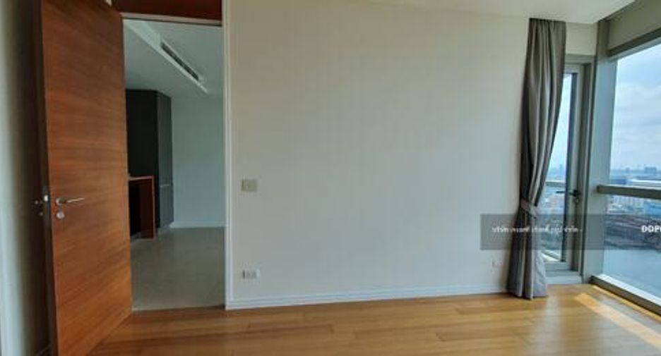 For sale 1 bed condo in Khlong San, Bangkok