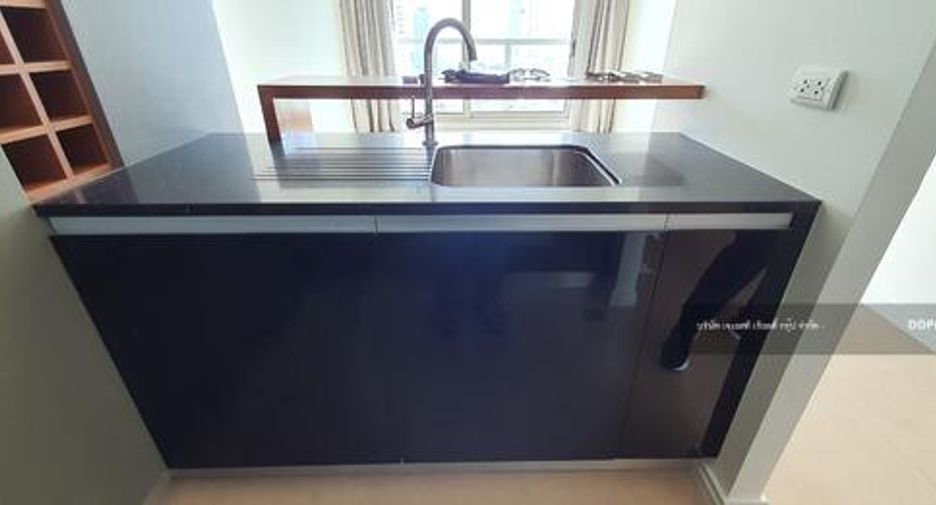 For sale 1 bed condo in Khlong San, Bangkok