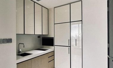 For rent and for sale 1 bed condo in Khlong Toei, Bangkok
