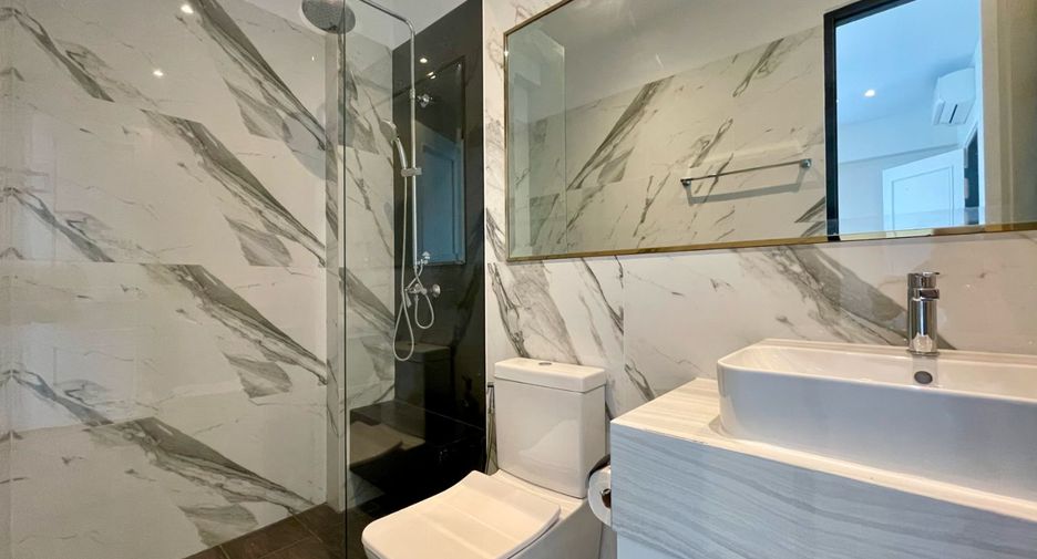 Haus zur Miete mit 4 Zimmer in Watthana, Bangkok