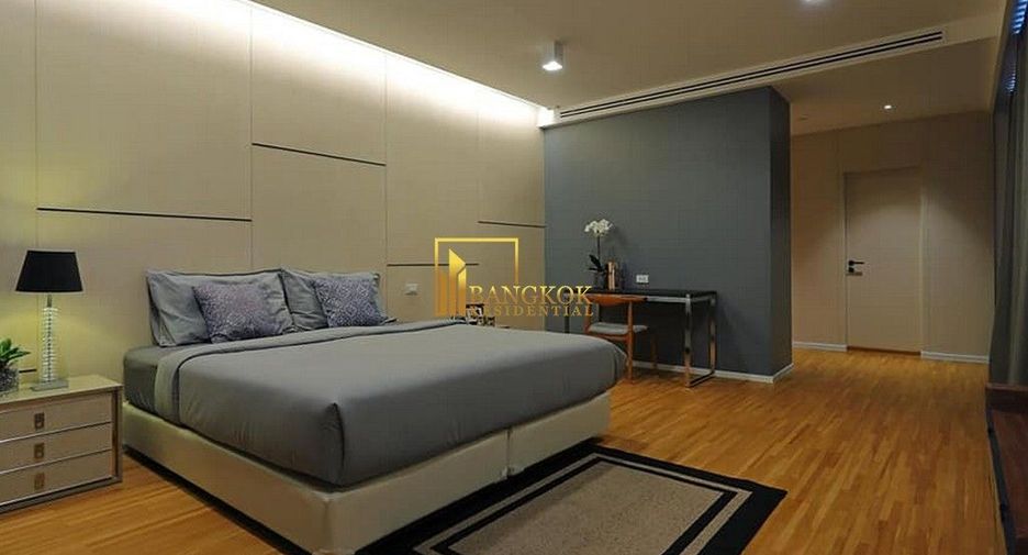 For rent 3 bedrooms apartment in Watthana, Bangkok