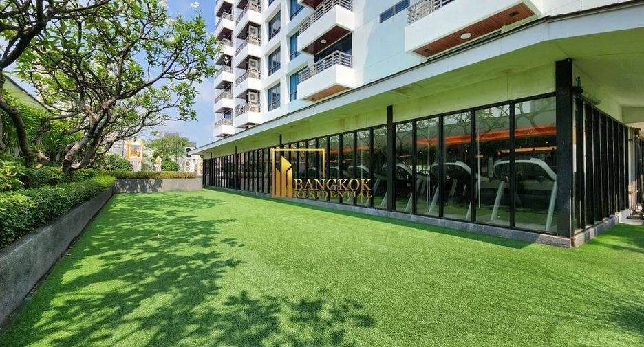 For rent 3 bedrooms apartment in Watthana, Bangkok