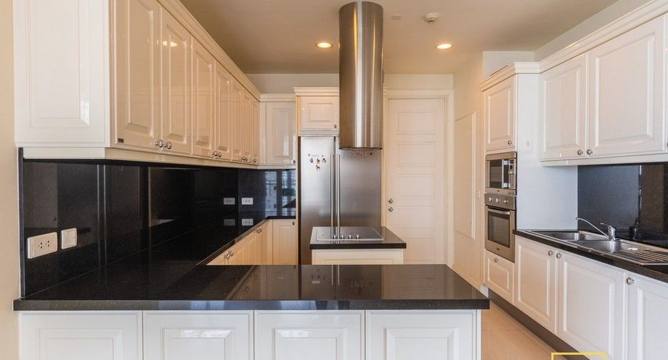 For sale 3 bed condo in Watthana, Bangkok