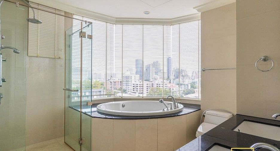 For sale 3 bed condo in Watthana, Bangkok