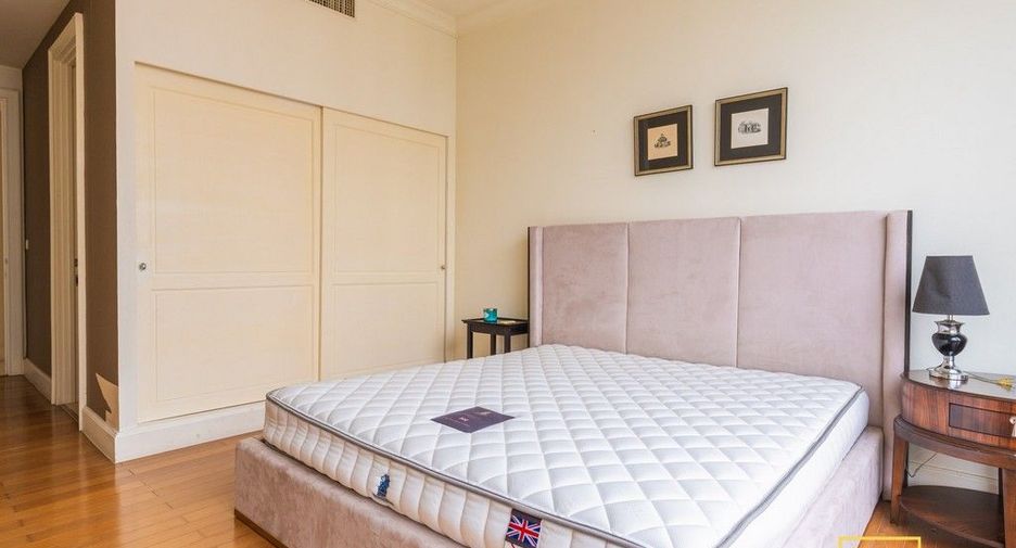 For sale 3 bed condo in Watthana, Bangkok