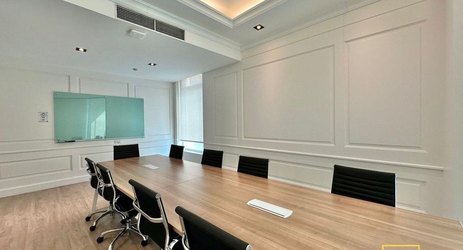 For sale 3 bed condo in Watthana, Bangkok