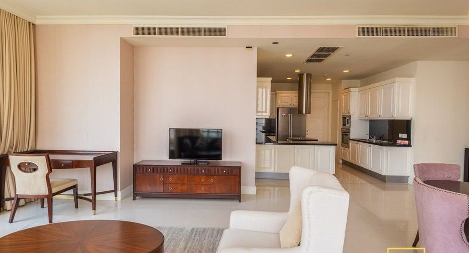 For sale 3 bed condo in Watthana, Bangkok