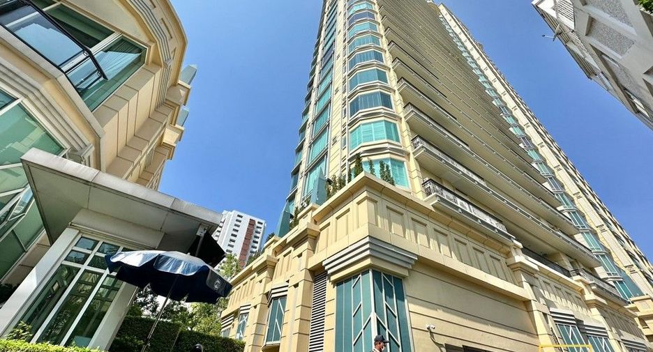 For sale 3 bed condo in Watthana, Bangkok