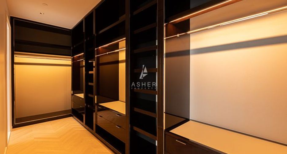 For rent 4 bedrooms condo in Bang Kho Laem, Bangkok