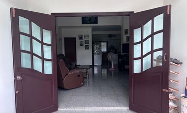 À louer et à vendre 5 chambres maison à Bang Lamung, Chonburi