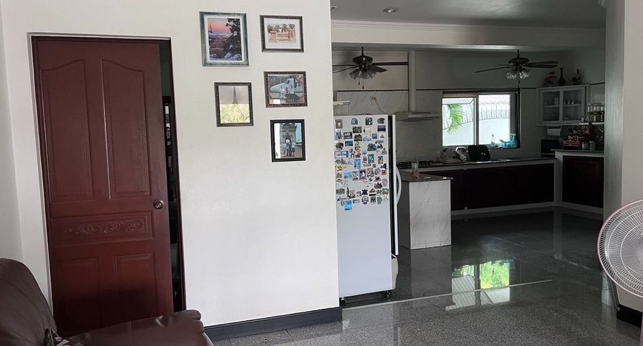 Casa en alquiler y en venta de 5 habitaciones en Bang Lamung, Chonburi