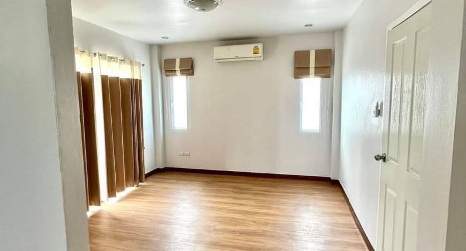 For sale 3 ベッドルーム house in Si Racha, Chonburi