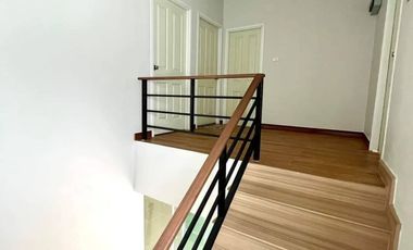 Продажа 3 спальни дом в Si Racha, Чонбури