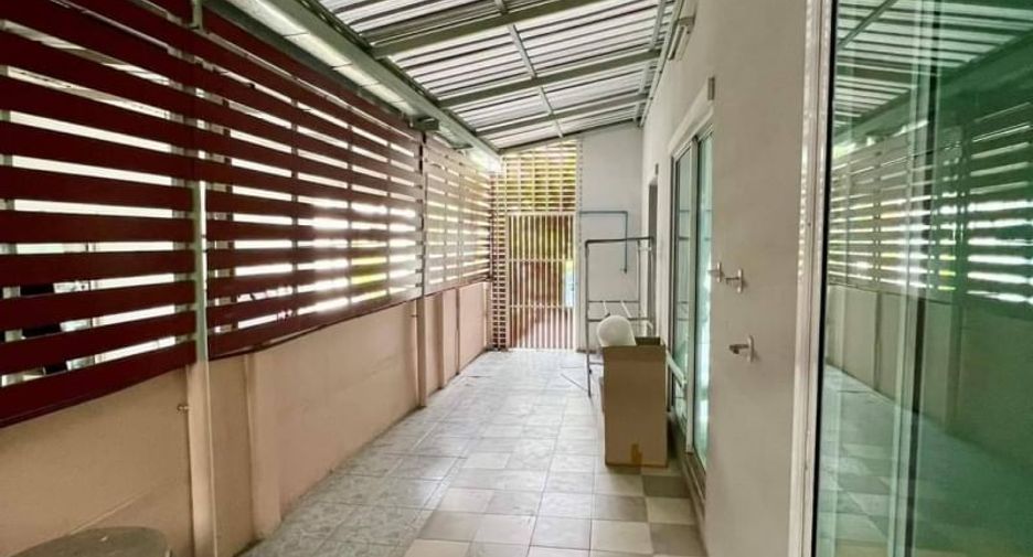 For sale 3 ベッドルーム house in Si Racha, Chonburi