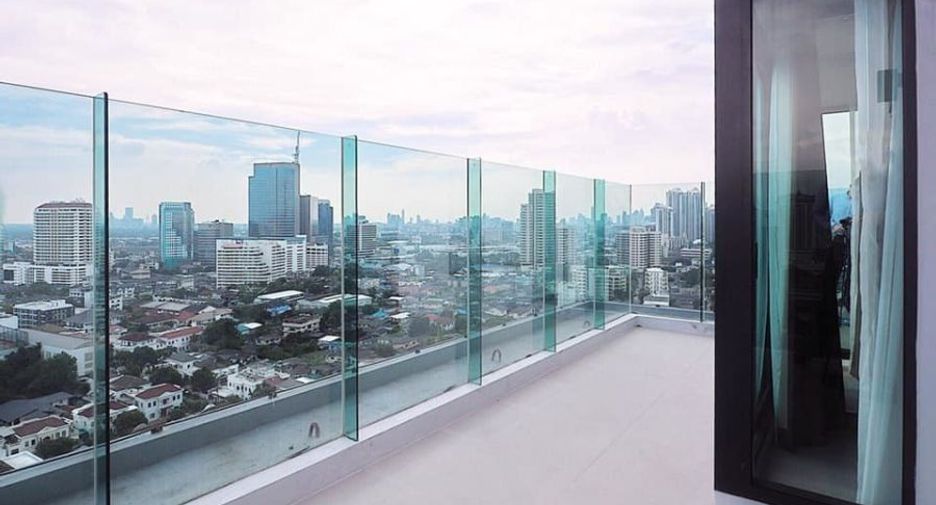 For rent and for sale 2 bedrooms condo in Khlong Toei, Bangkok