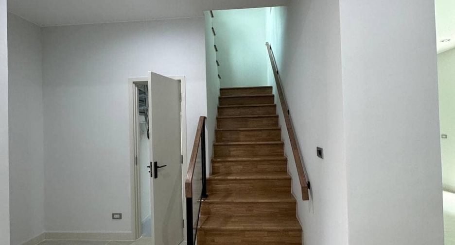 For rent 2 bedrooms house in Suan Luang, Bangkok