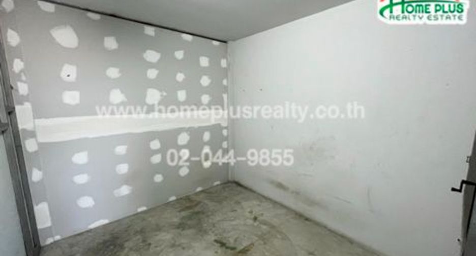 Gewerbefläche zum Kauf mit 4 Zimmer in Si Racha, Chonburi