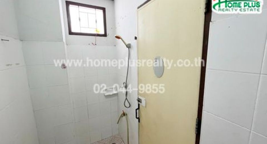 Gewerbefläche zum Kauf mit 4 Zimmer in Si Racha, Chonburi