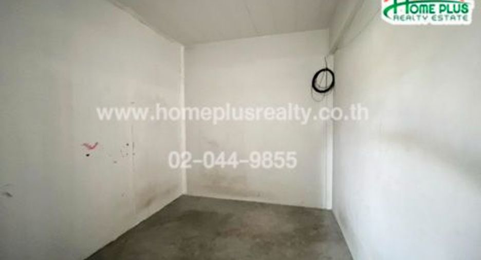 Gewerbefläche zum Kauf mit 4 Zimmer in Si Racha, Chonburi