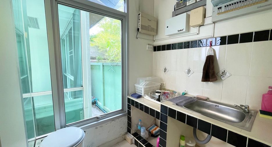 À vendre 2 chambres maison de ville à Prawet, Bangkok