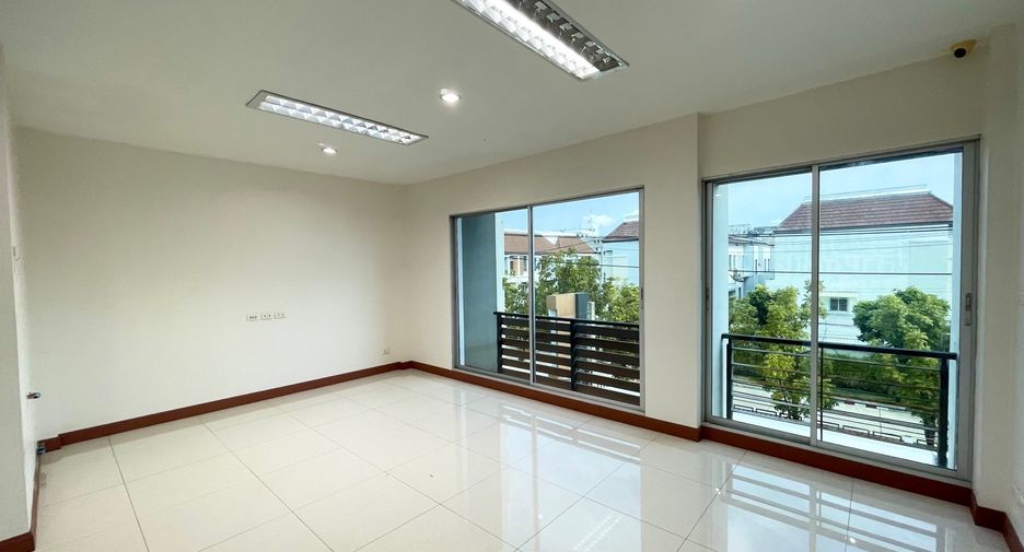 À vendre 2 chambres maison de ville à Prawet, Bangkok