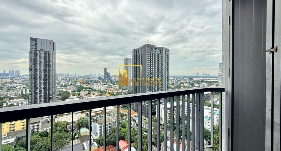 For rent 2 bedrooms condo in Khlong Toei, Bangkok