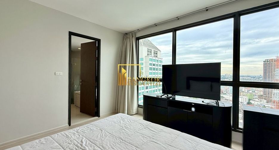 For rent 2 bedrooms condo in Khlong Toei, Bangkok