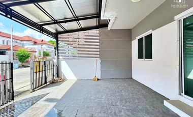 For sale 4 Beds townhouse in Thanyaburi, Pathum Thani