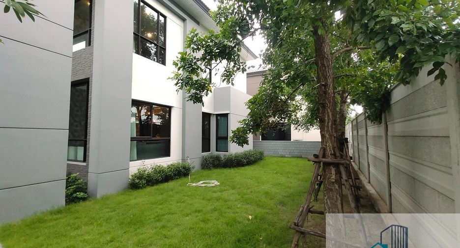 For sale 5 bedrooms house in Saphan Sung, Bangkok