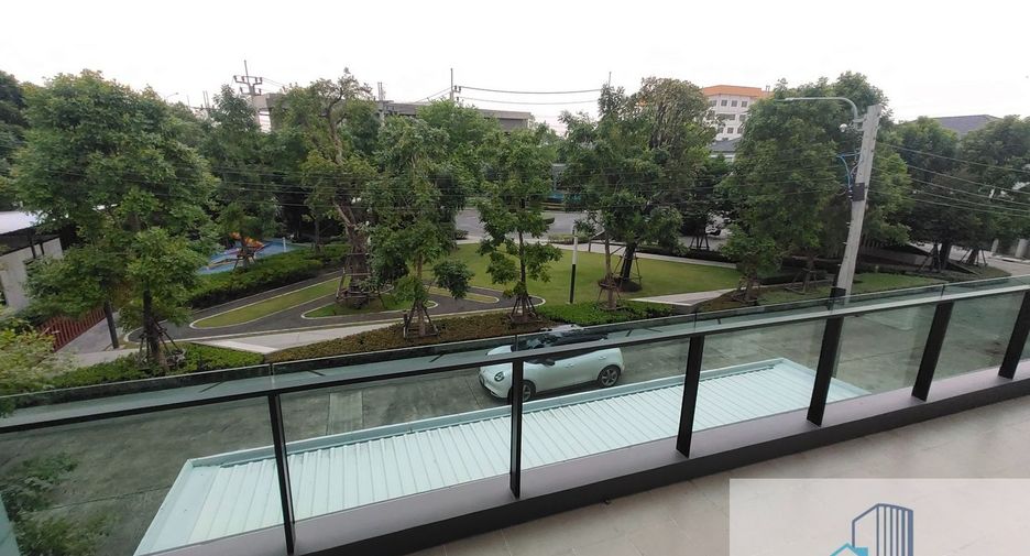 For sale 5 bedrooms house in Saphan Sung, Bangkok