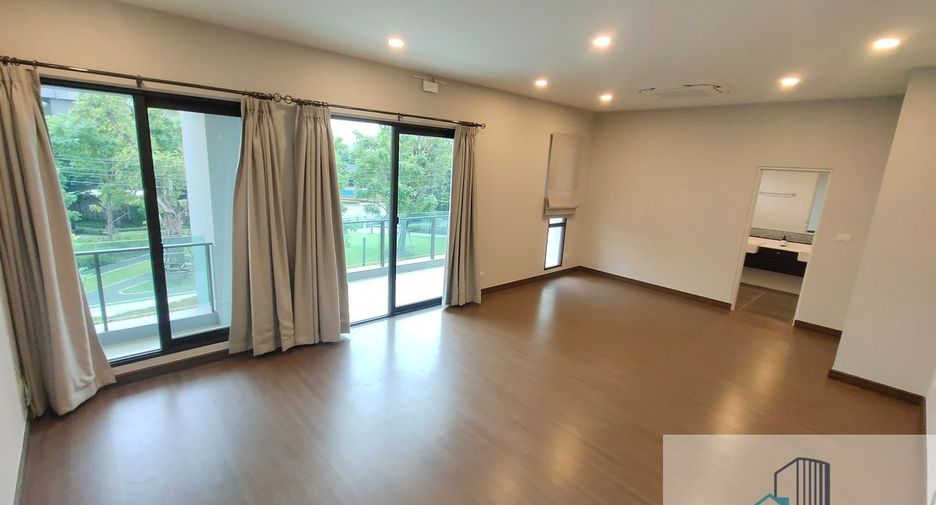 For sale 5 bedrooms house in Saphan Sung, Bangkok
