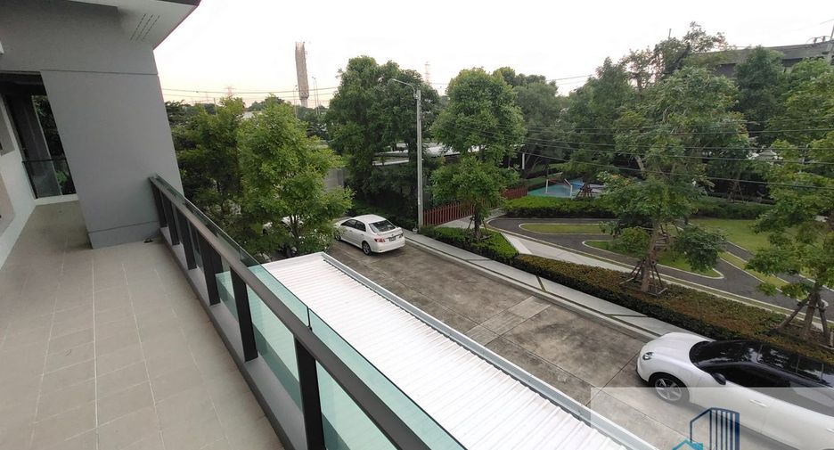 For sale 5 bedrooms house in Saphan Sung, Bangkok