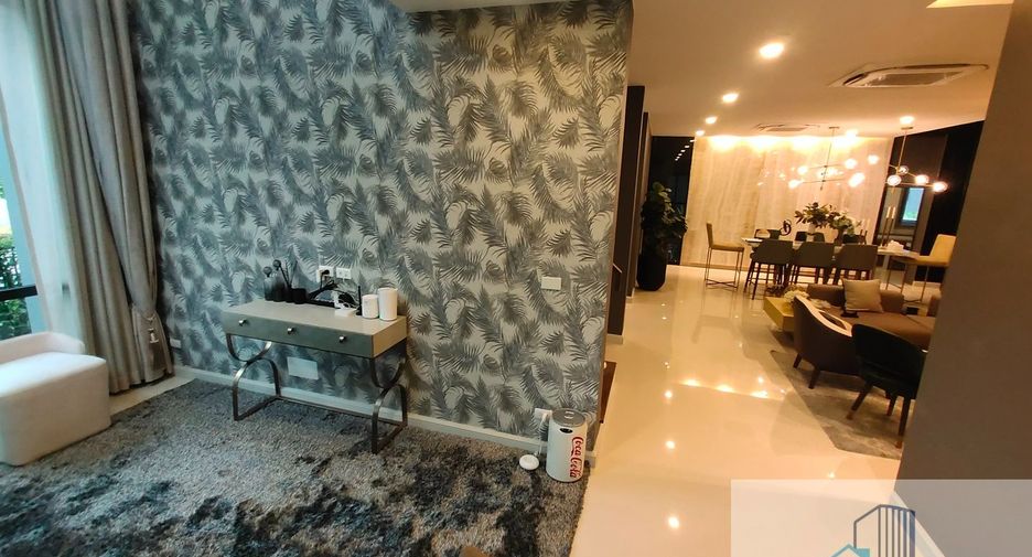 For sale 5 bedrooms house in Saphan Sung, Bangkok