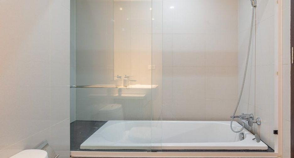 For sale 1 Beds condo in Khlong Toei, Bangkok