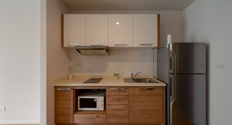 For sale 1 Beds condo in Khlong Toei, Bangkok