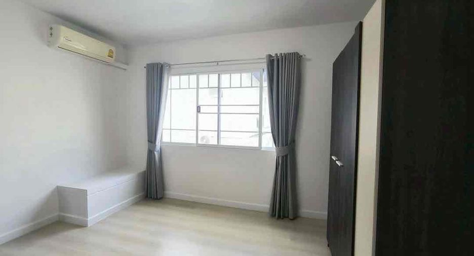 For rent 2 bedrooms townhouse in Bang Phli, Samut Prakan
