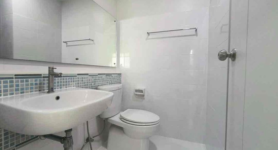For rent 2 bedrooms townhouse in Bang Phli, Samut Prakan