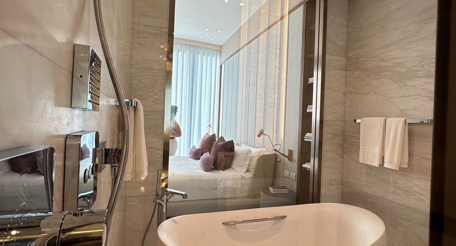For rent そして for sale 3 ベッドルーム condo in Pathum Wan, Bangkok