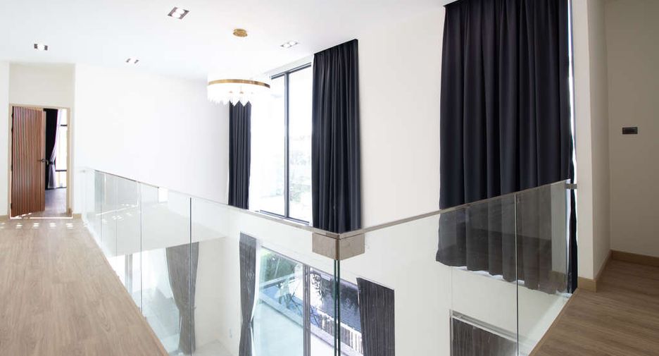 For sale 4 bedrooms house in Saraphi, Chiang Mai