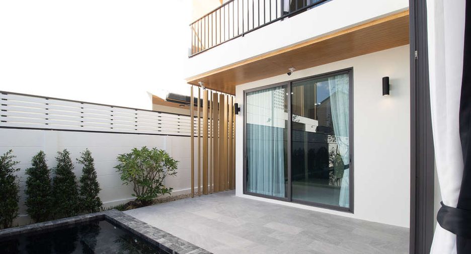 For sale 4 bedrooms house in Saraphi, Chiang Mai